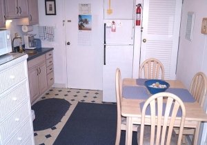 233-04.jpg