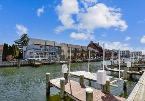 exterior-dock-dsc2173.jpg