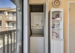 main-level-washer-dryer-dsc2247.jpg