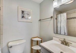 upper-level-primary-bath-dsc2333.jpg
