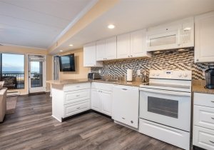 60-kitchen-2.jpg