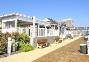 amenity-harbour-island-townhomes-poolside-grill-reel-in-dsc3821.jpg