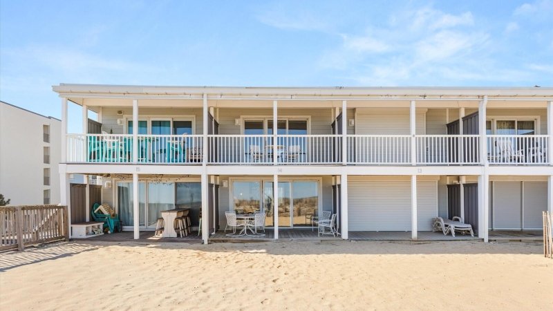 Beach Place 14