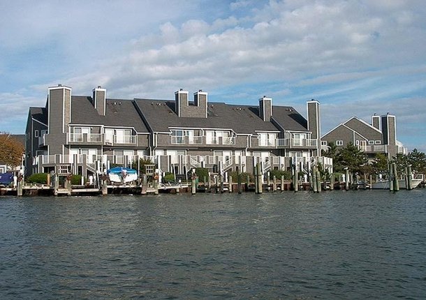 harbourisland-townhomes.jpg
